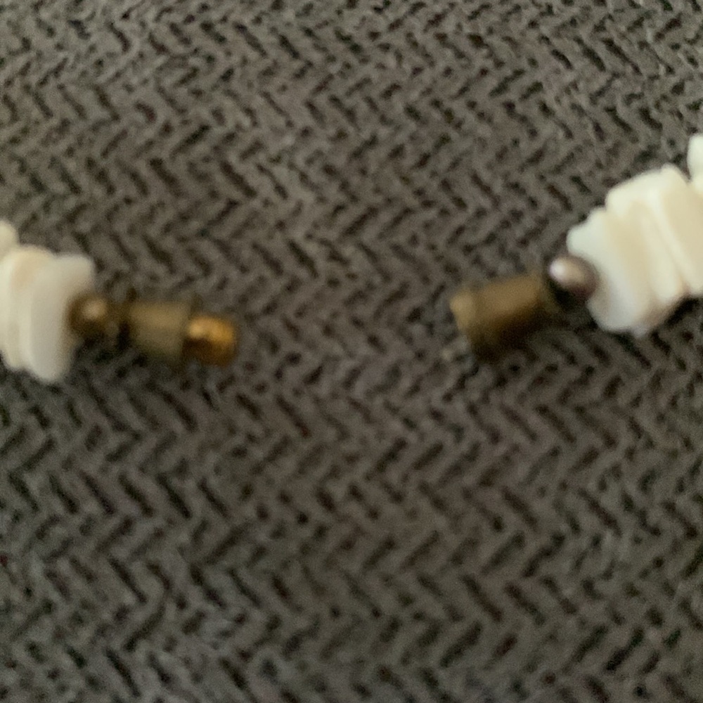 2 shell necklaces - Picture 7 of 7